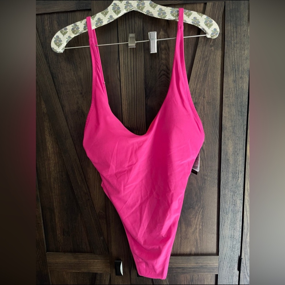 RELLECIGA Pink Women's One Piece Swimsuit NWT